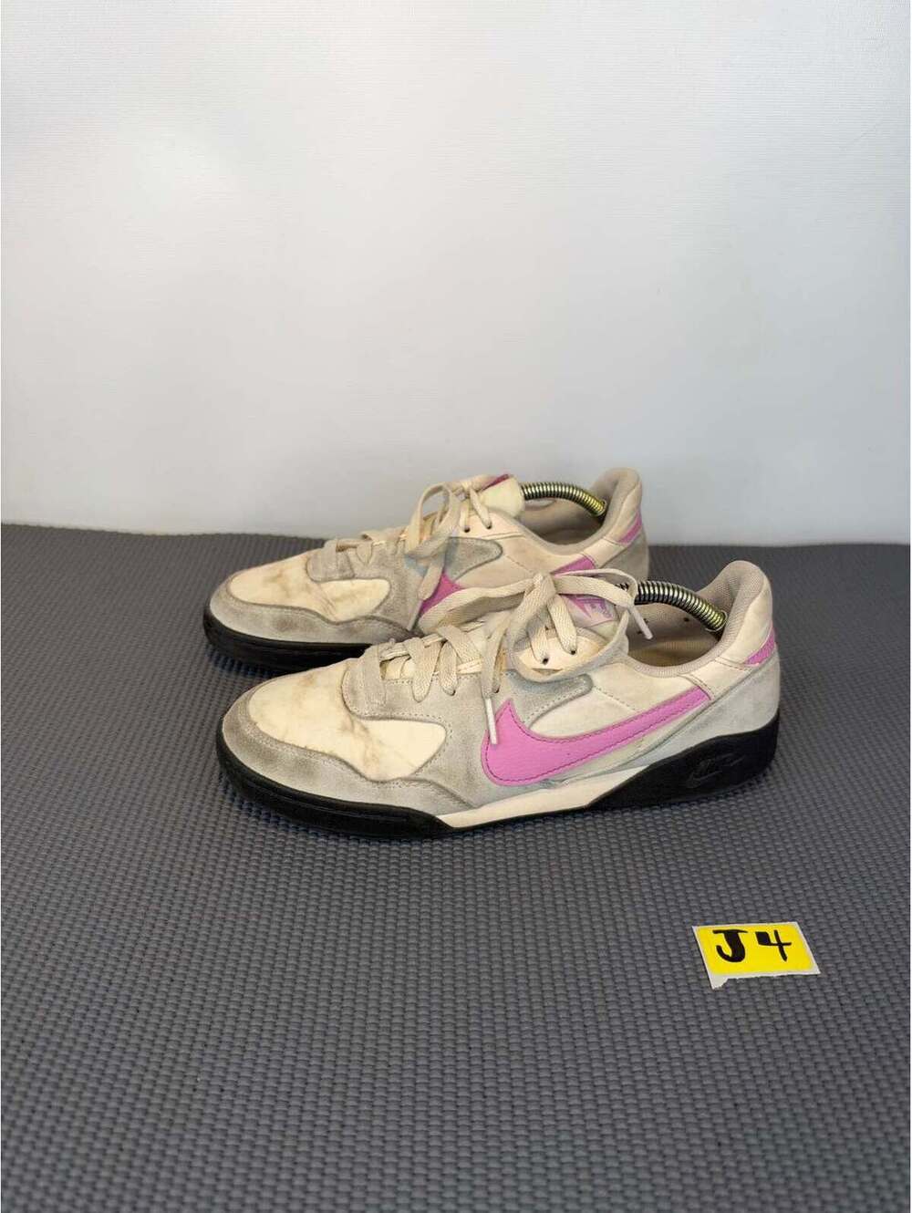 Nike Terra Manta Suede Trail Shoes White Pink Black IO7802-105 Women's 8.5